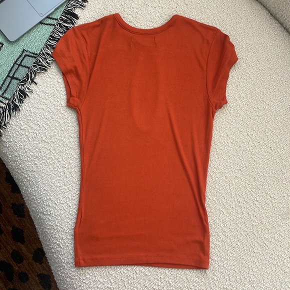 Keyhole Top - Picture 2 of 2